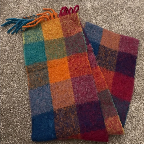 ACNE STUDIOS Vally scarf with fringes fuchsia pink/yellow/blue - Picture 2 of 8